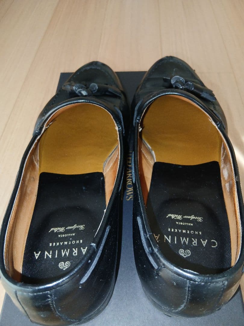 【値下げ】CARMINA 黒 タッセル付きローファー