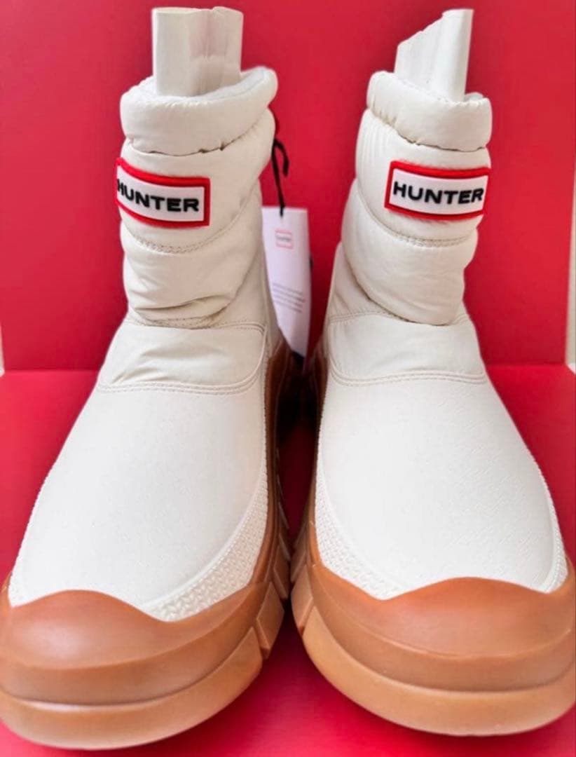 HUNTER スノーブーツ新品のタグ付き 24センチ
