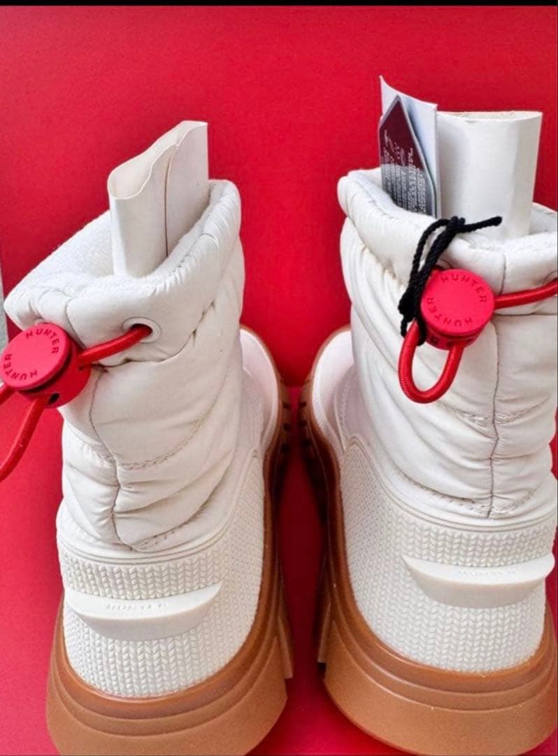 HUNTER スノーブーツ新品のタグ付き 24センチ