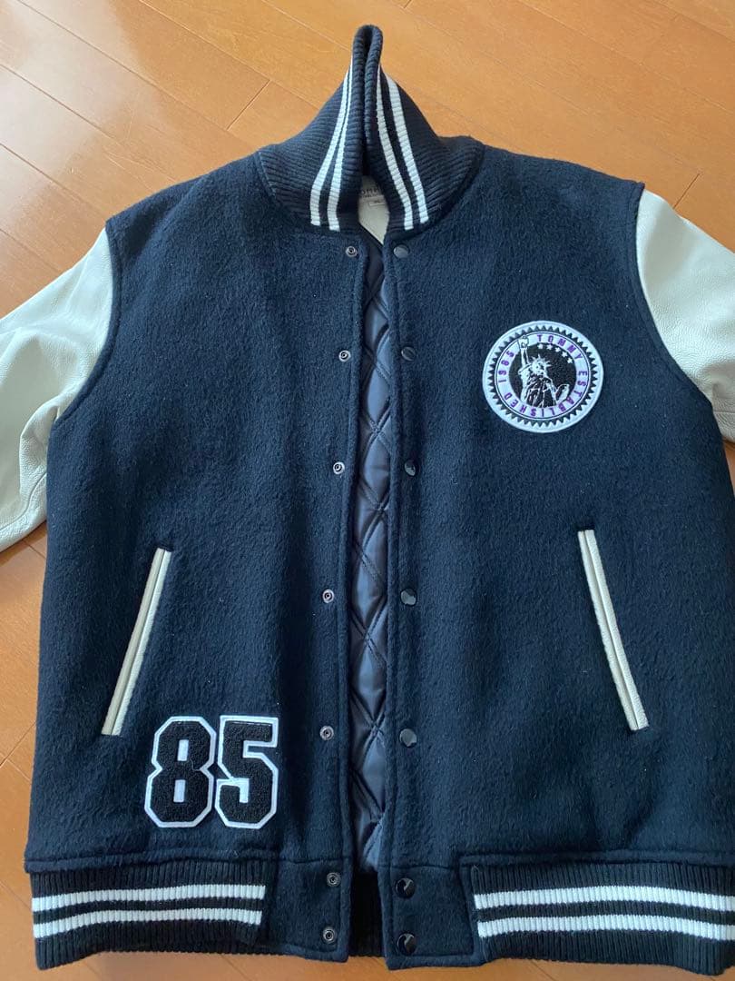 トミーヒルフィガー　スタジャン　ブラック/アイボリー　日本製