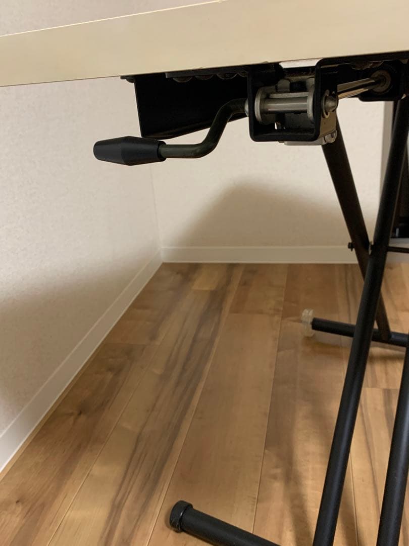 昇降エクステンションテーブル／高さ調整可能テーブル