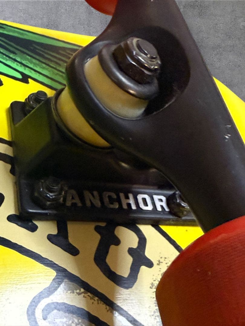 【美品】ANTIHERO スケートボード コンプリート スケボー アンチヒーロー