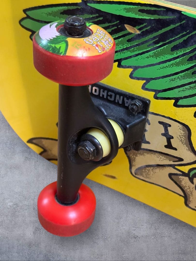 【美品】ANTIHERO スケートボード コンプリート スケボー アンチヒーロー