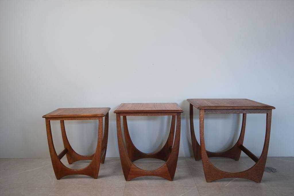 英国アンティークG-PLANジープランネストテーブル3台/収納机91-108)