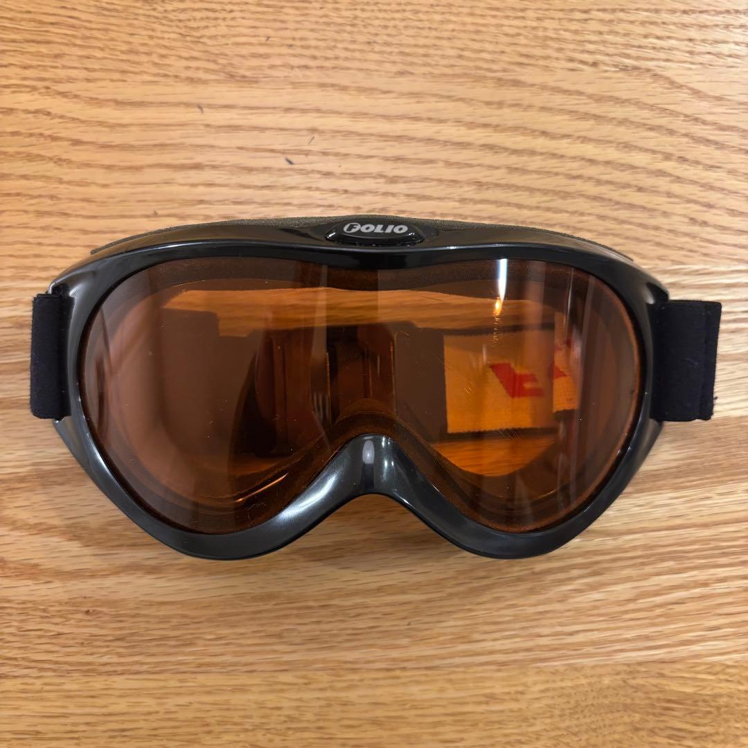 スノーボードウェアセット（黒ジャケット・ベージュパンツ・ゴーグル・グローブ）