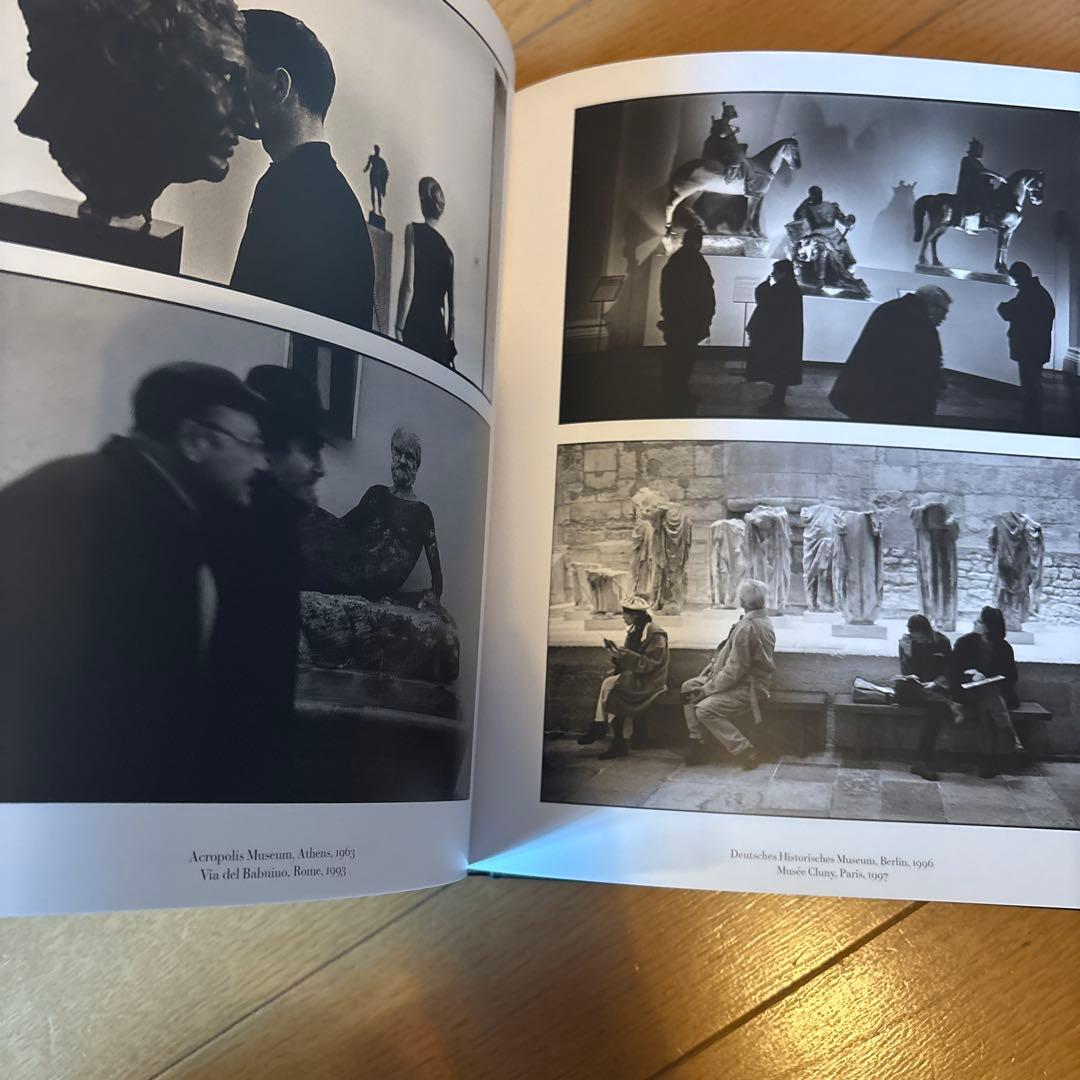 アート・デザイン・音楽 Elliott Erwitt: Museum Watching