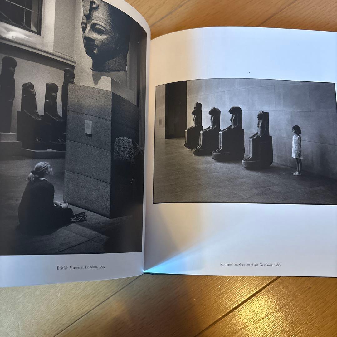 アート・デザイン・音楽 Elliott Erwitt: Museum Watching