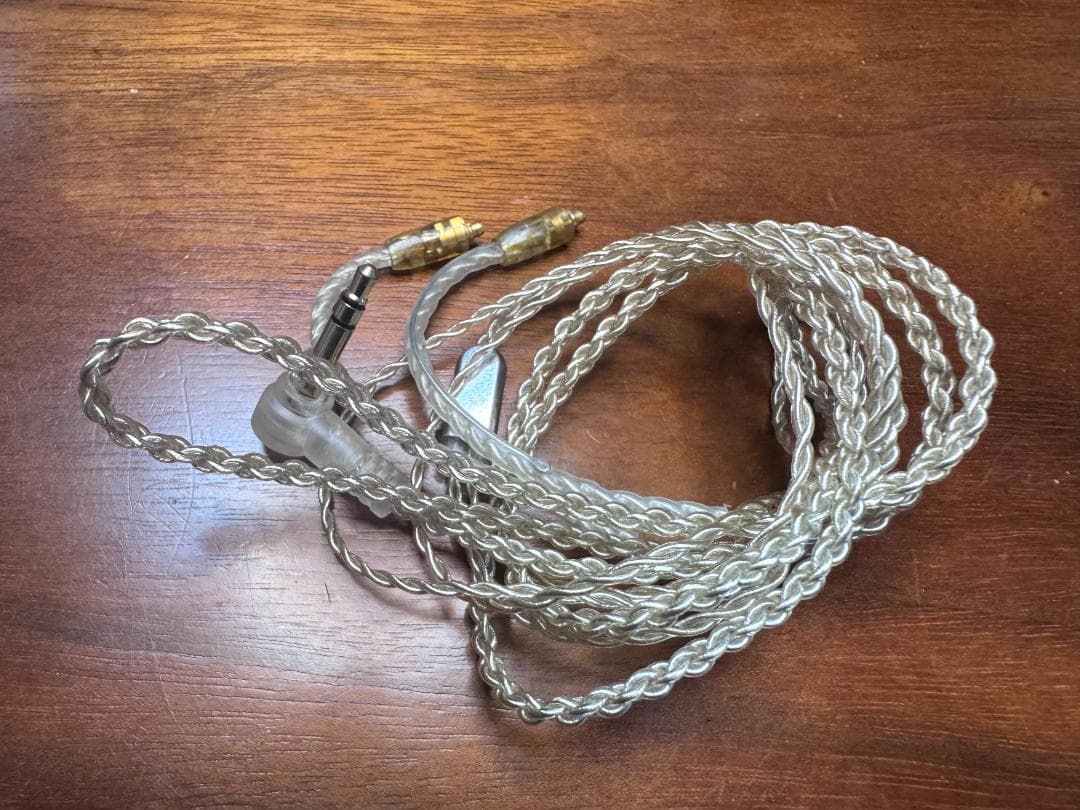 Campfire Audio Andromeda 初期モデル