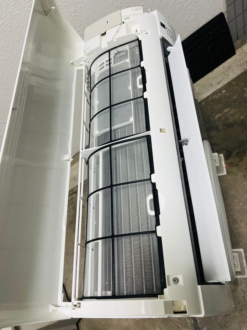 Daikin ルームエアコンAN22UESK-W　主に6-8畳　2017年製