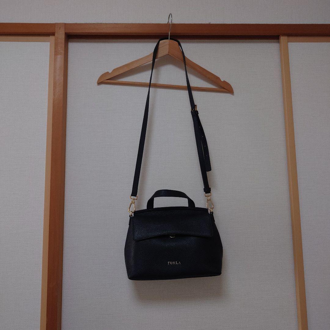 FURLA 黒 レザー ショルダーバッグ