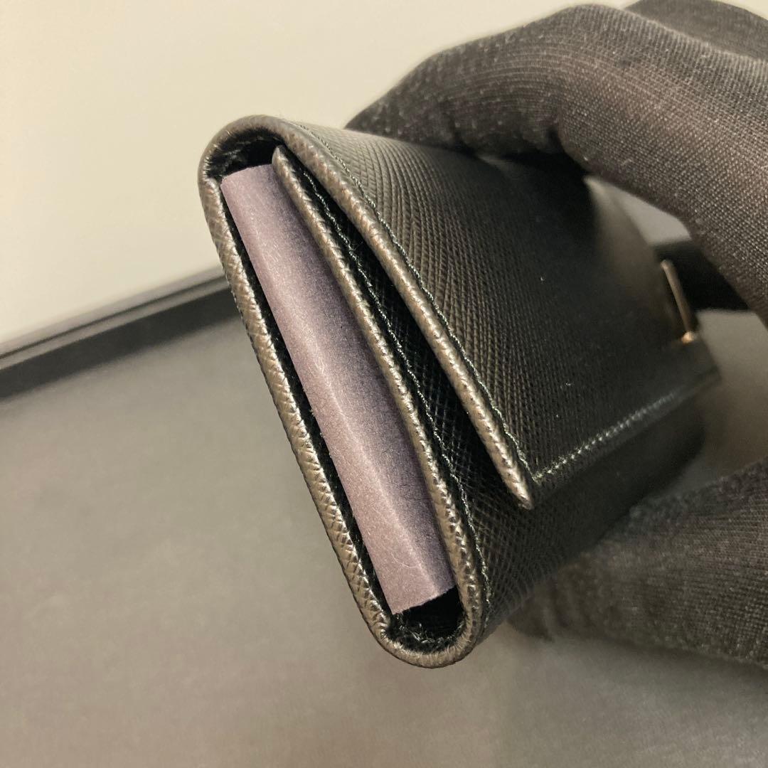 PRADA プラダ ブラックレザー キーケース 三角ロゴ ６連 ◇