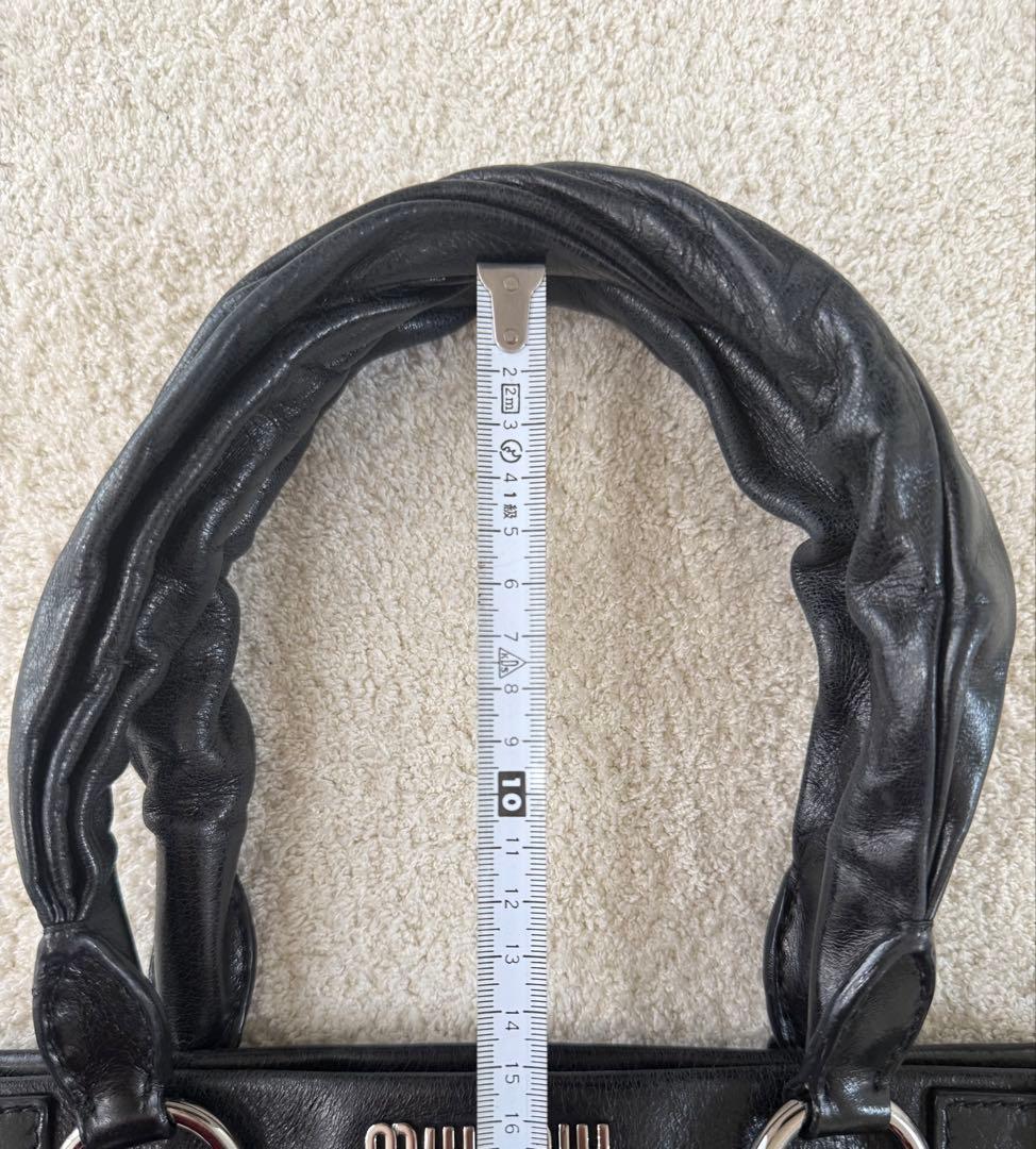 miu miu 黒 レザー 本革 ハンドバッグ 肩掛けバッグ