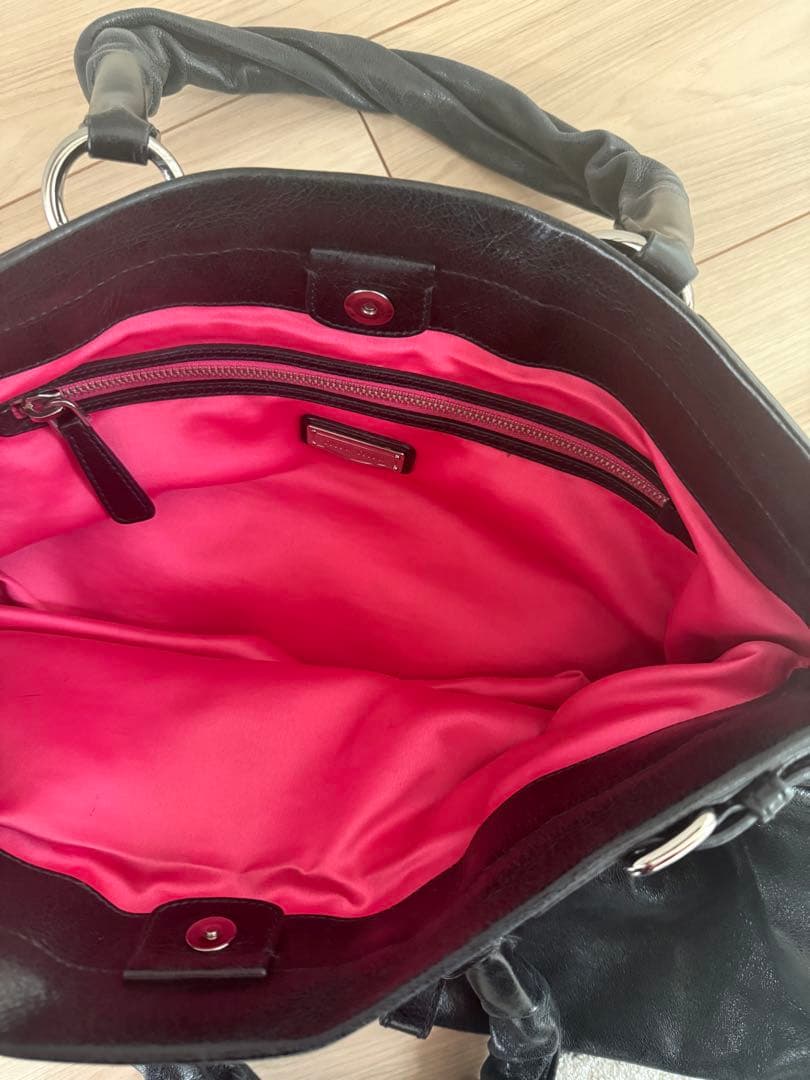 miu miu 黒 レザー 本革 ハンドバッグ 肩掛けバッグ