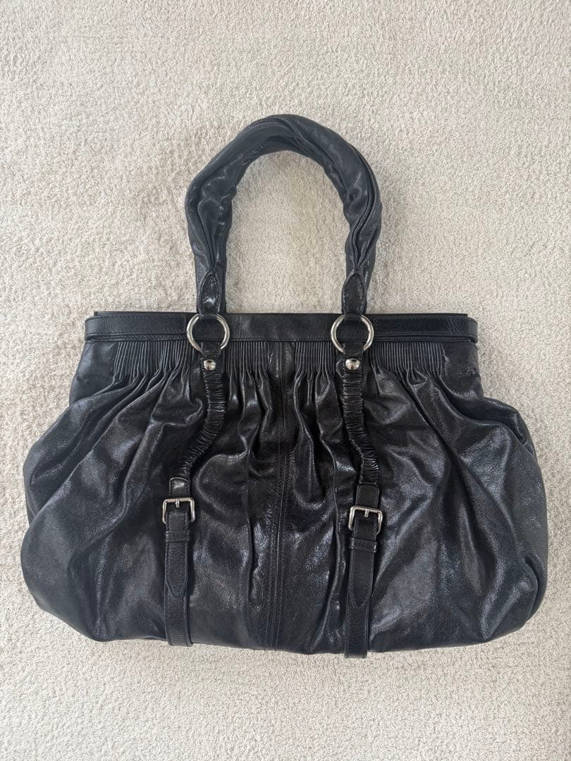 miu miu 黒 レザー 本革 ハンドバッグ 肩掛けバッグ