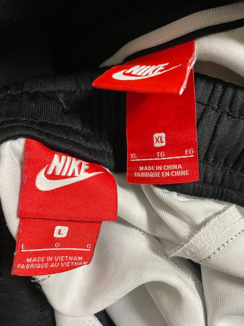 希少 NIKE フローラル セットアップ　XL 地面師