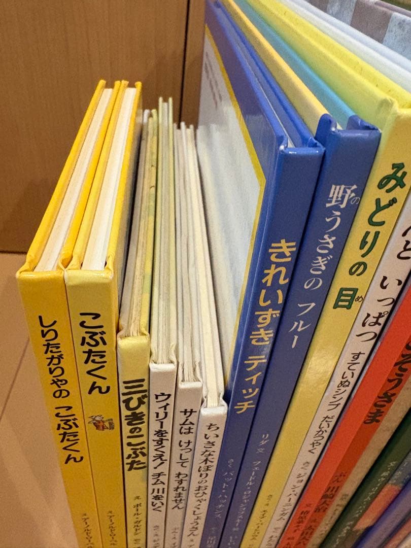 はじめての世界名作えほん(80冊)＋童話館(22冊)、合計108冊
