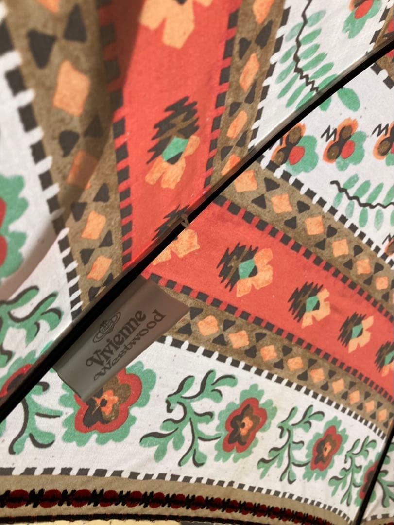 ヴィヴィアンウエストウッド　晴雨兼用　日傘　傘 パコダ型　刺繍　花柄