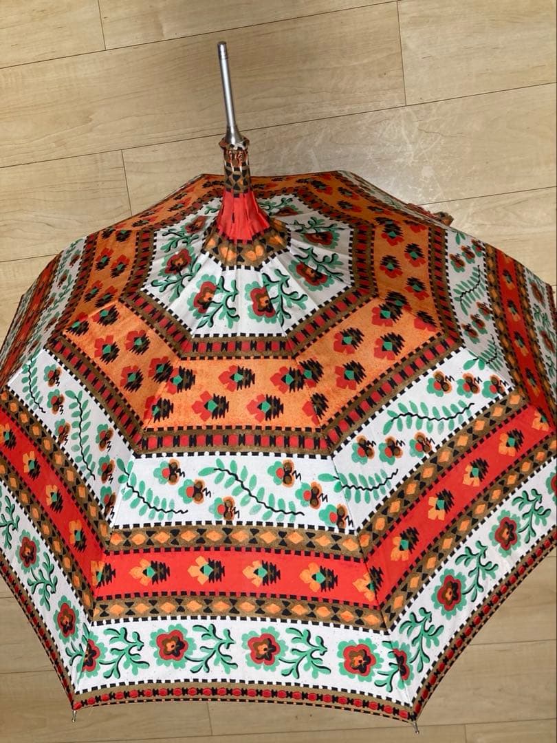 ヴィヴィアンウエストウッド　晴雨兼用　日傘　傘 パコダ型　刺繍　花柄