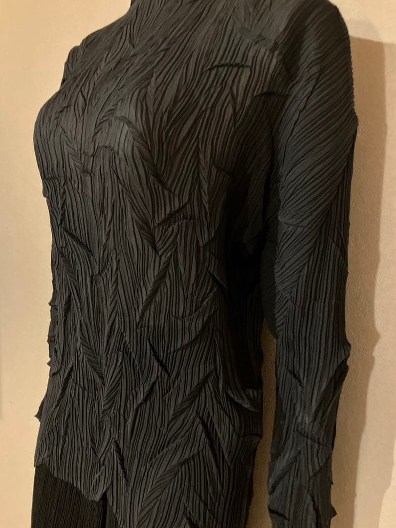 イッセイミヤケ　プリーツプリーズ　深緑　カットソー