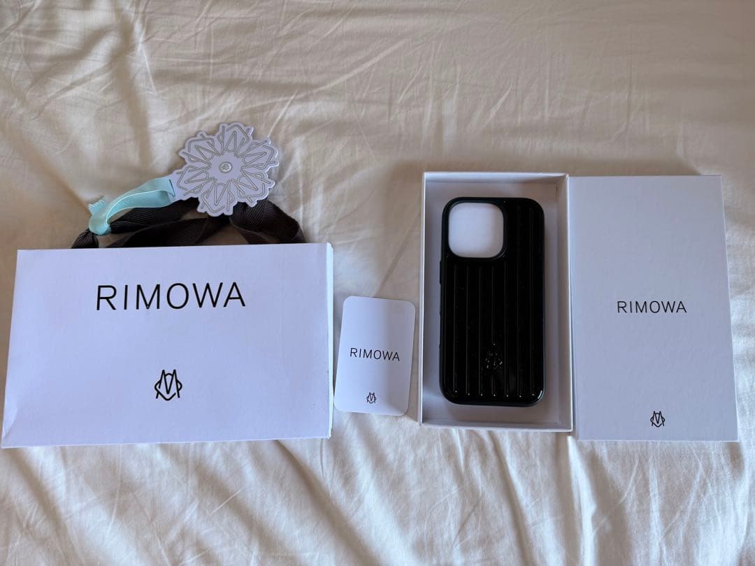 RIMOWA グリーン　iPhone16 pro用 スマホケース