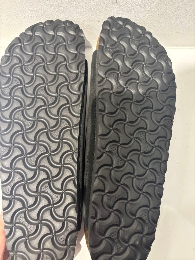 Birkenstock ブラック サンダル スエード 42