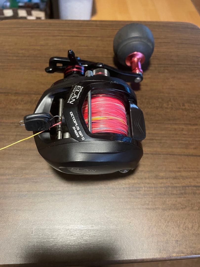 ELAN OCTOPUS SP II ベイトリール 黒/赤