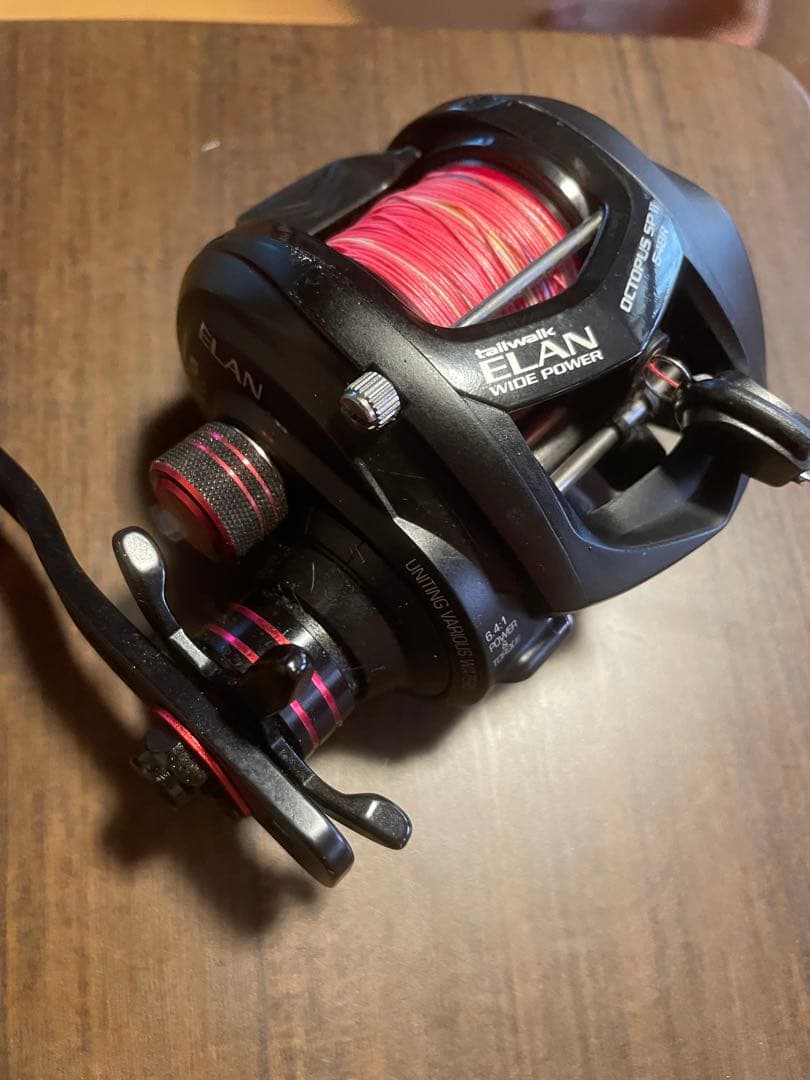 ELAN OCTOPUS SP II ベイトリール 黒/赤