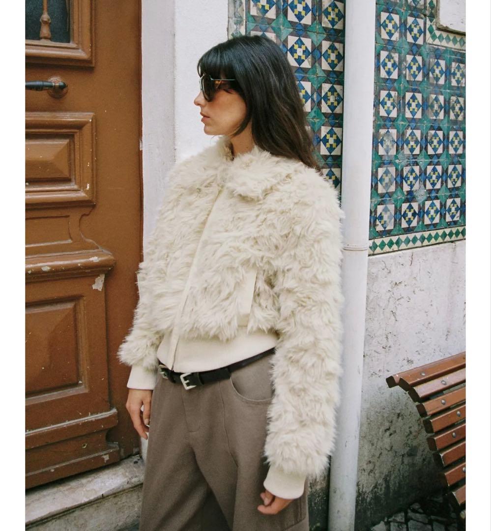 タグ付き新品★ZARAのフェイクファーボンバージャケット★エクリュ色★Mサイズ