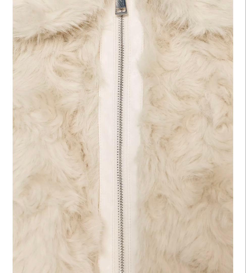 タグ付き新品★ZARAのフェイクファーボンバージャケット★エクリュ色★Mサイズ