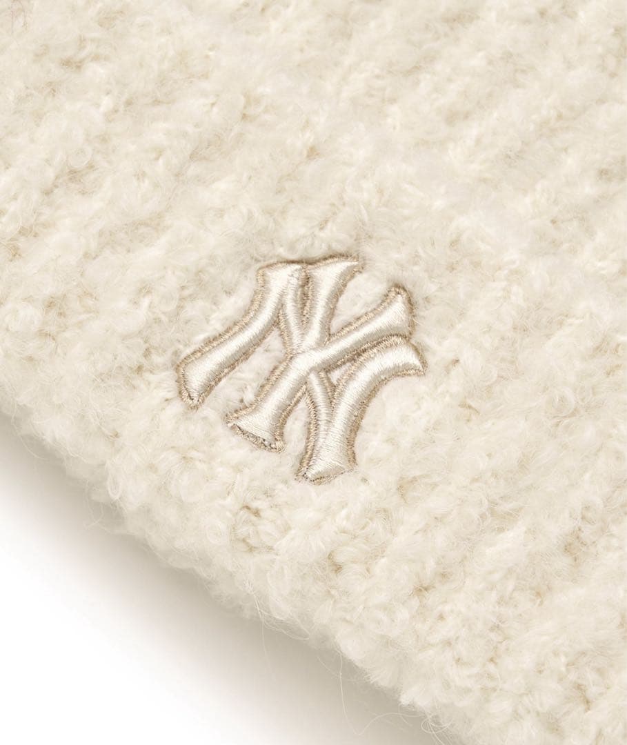 【新品未使用】アイボリー ニット帽 猫耳デザイン ヤンキース