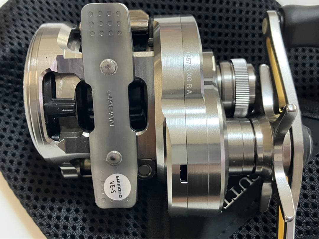 リール SHIMANO 23 CALCUTTA CONQUEST BFS XGR