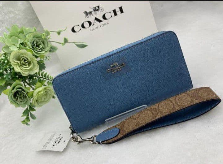 新品未使用コーチ長財布ブルーロングジップストラップ付レディースメンズ送料無料