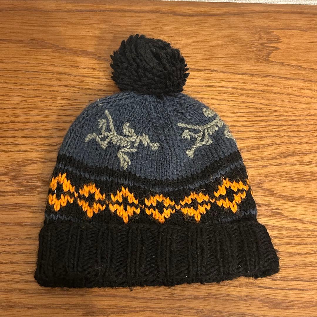 ARC'TERYX ニット帽 ポンポン付き