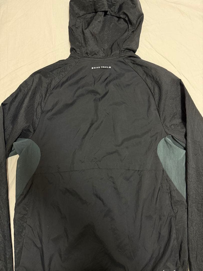 ナイキトレイル　アイリーズ　ナイロンジャケット ランニング　パッカブル