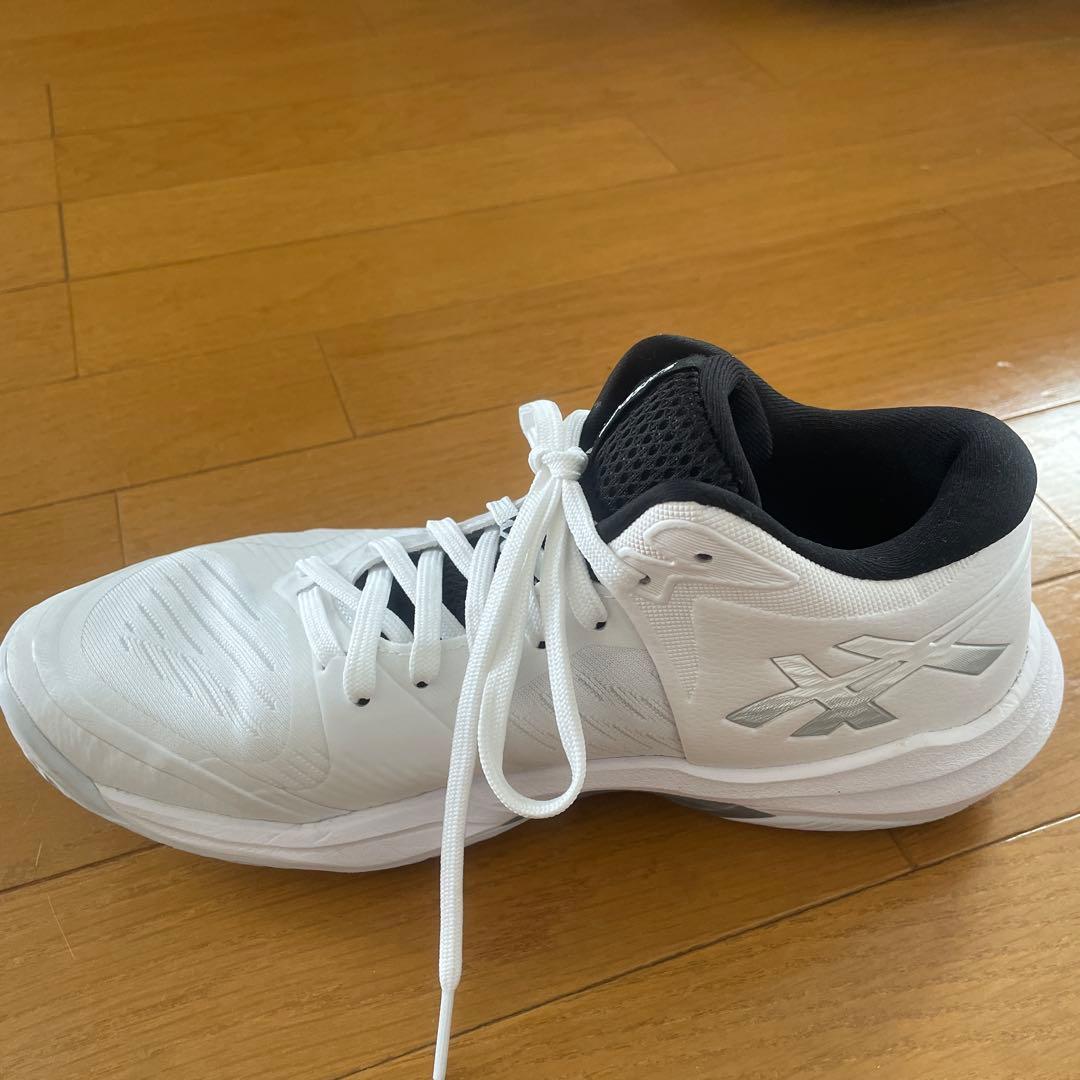 asicsスカイエリートFF3 バレーボールシューズ　ホワイト×シルバー24.5