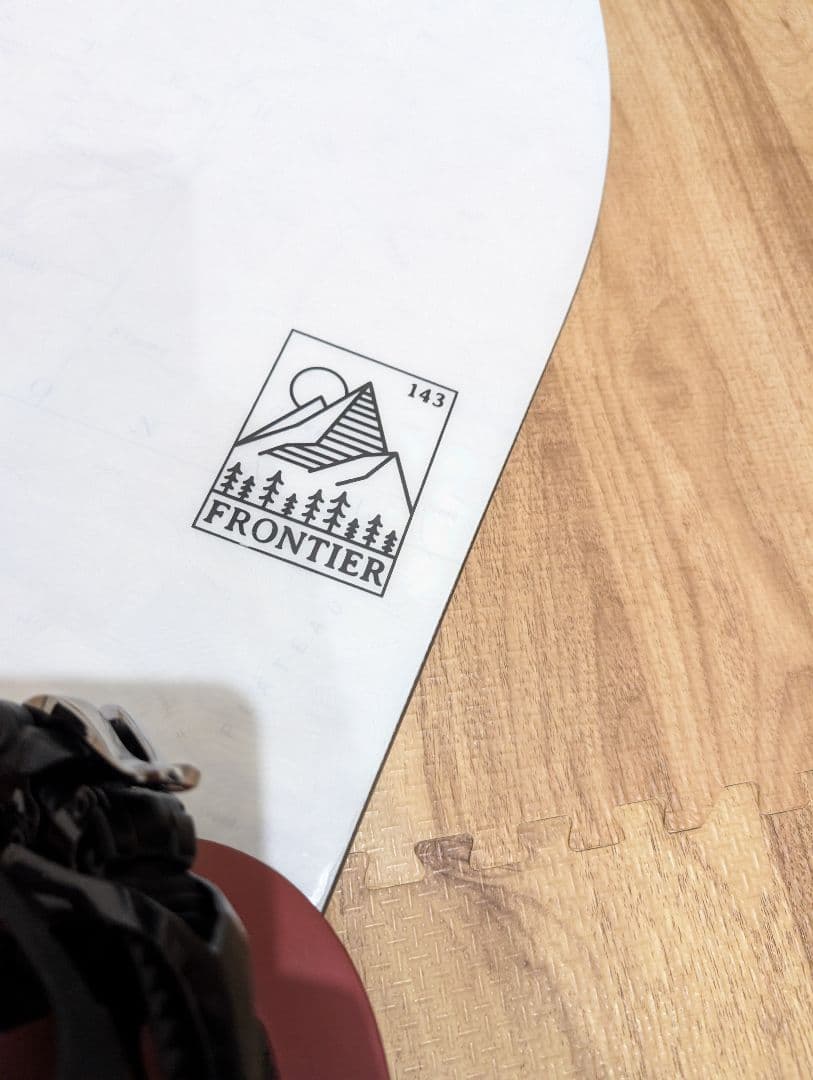 SALOMON Frontier　143cm FLUXビンディング付き