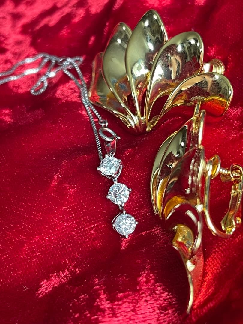 オンナの決意はカタイ⭐︎ 1ct ダイヤ⭐︎PT900 PT850 トリロジー