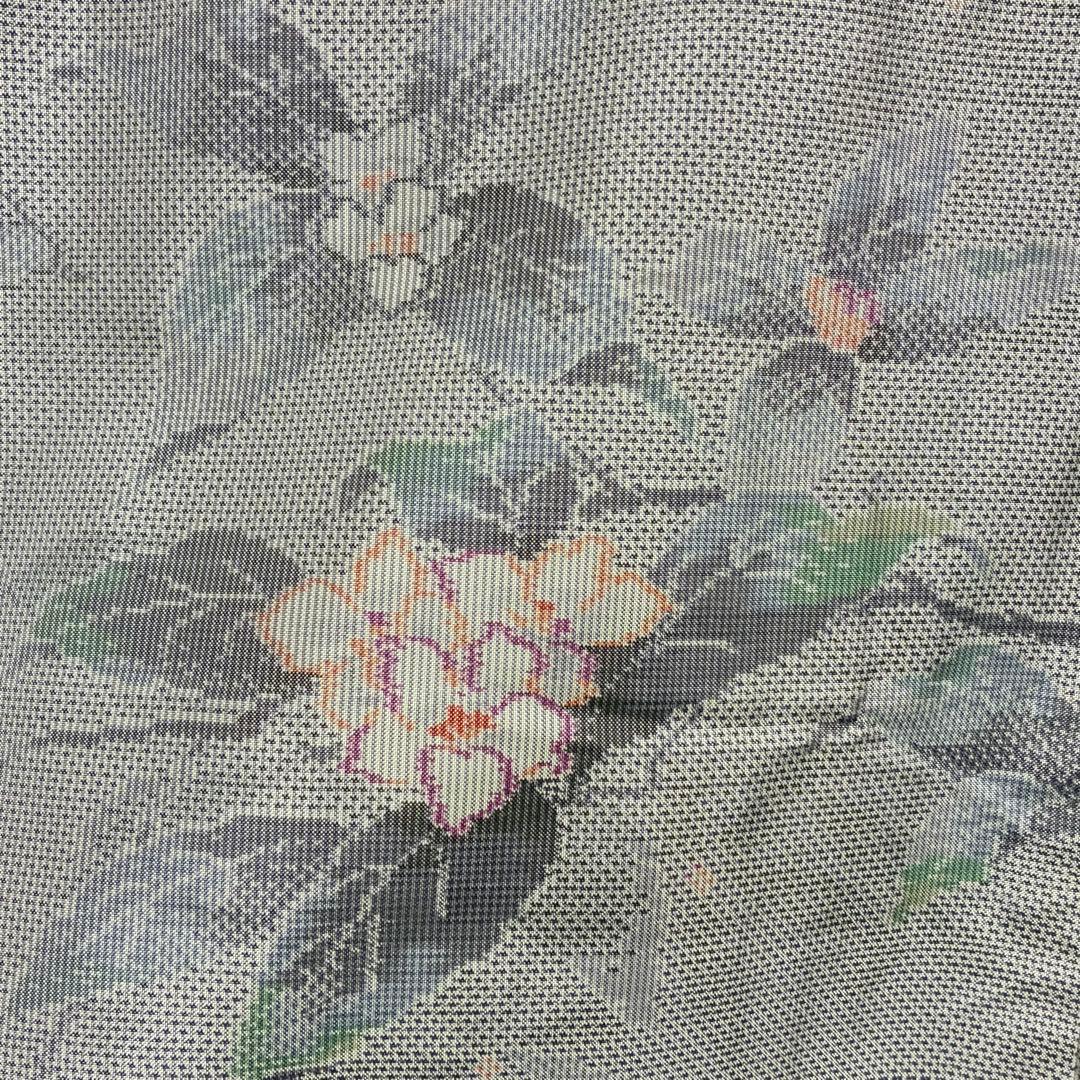 D196 本場白大島紬　藤絹織物　花模様　正絹着物　袷　しつけ糸付き未使用極美品