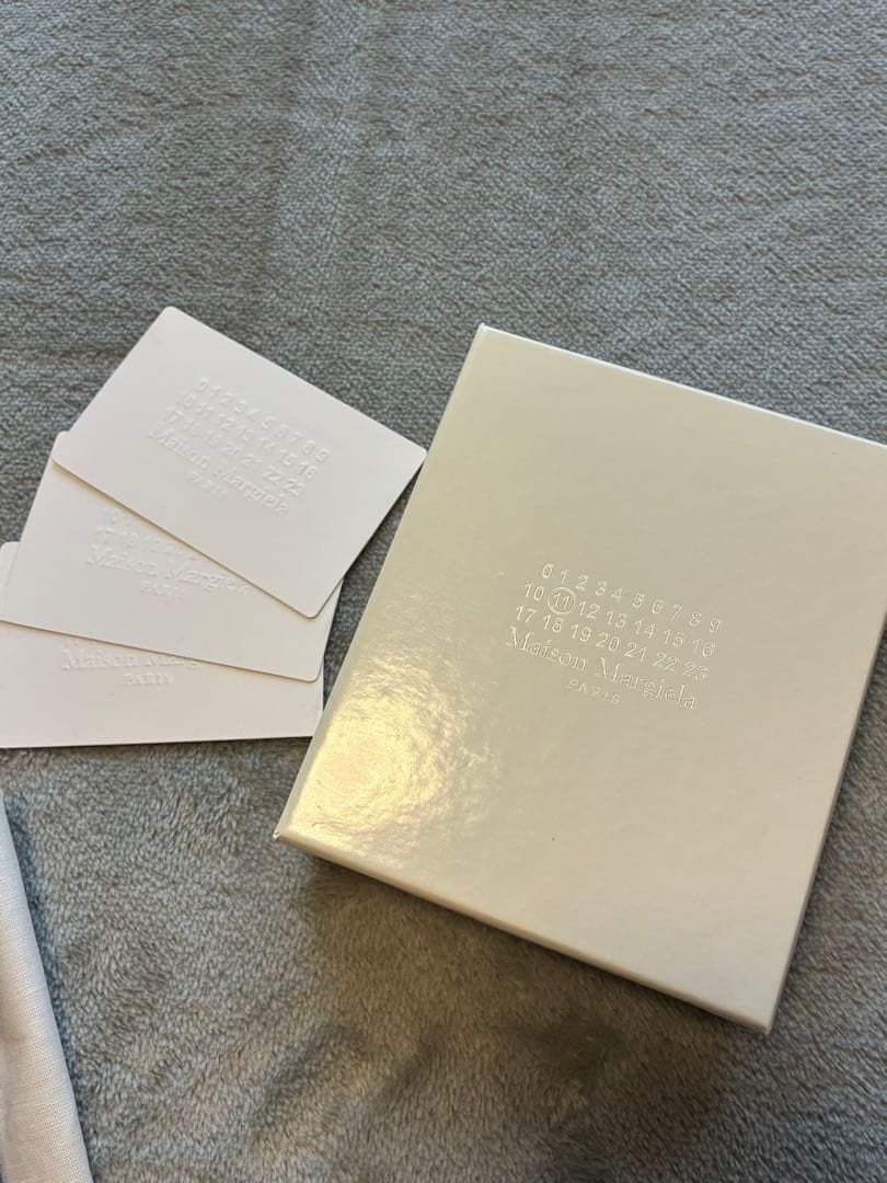 メゾンマルジェラ 二つ折り財布