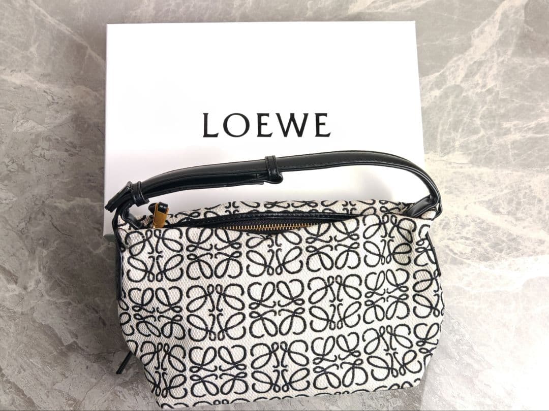 LOEWE ロゴプリント ショルダーバッグ