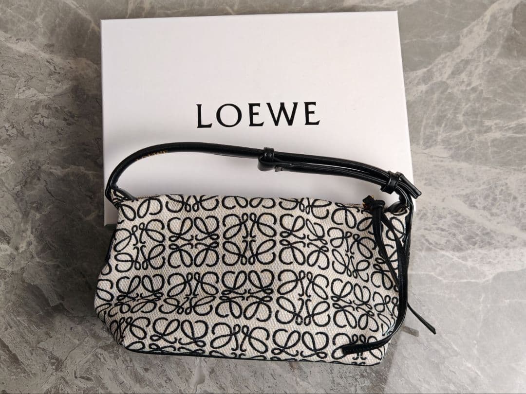 LOEWE ロゴプリント ショルダーバッグ