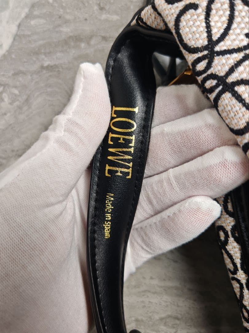 LOEWE ロゴプリント ショルダーバッグ