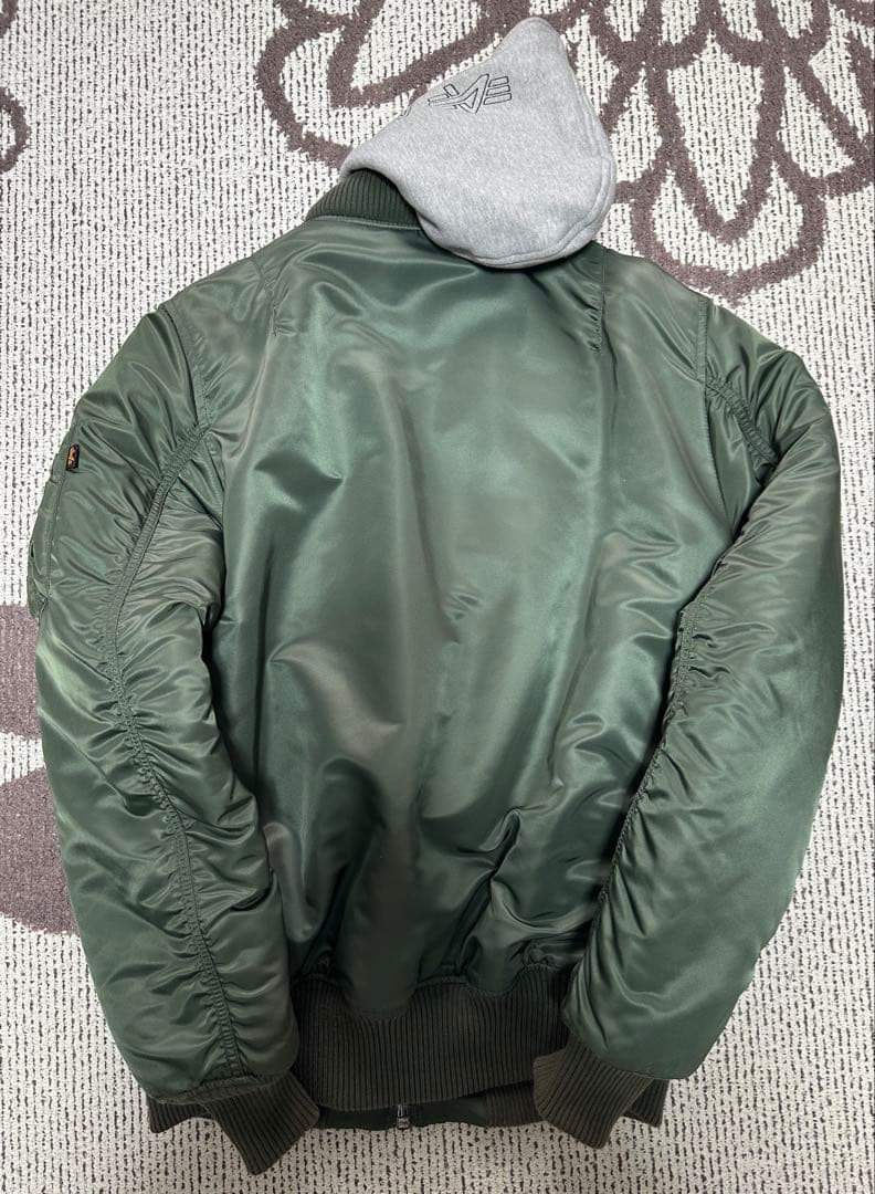 ALPHA 20012 MA1 TIGHT DTEC 脱着式レイヤードフード付き