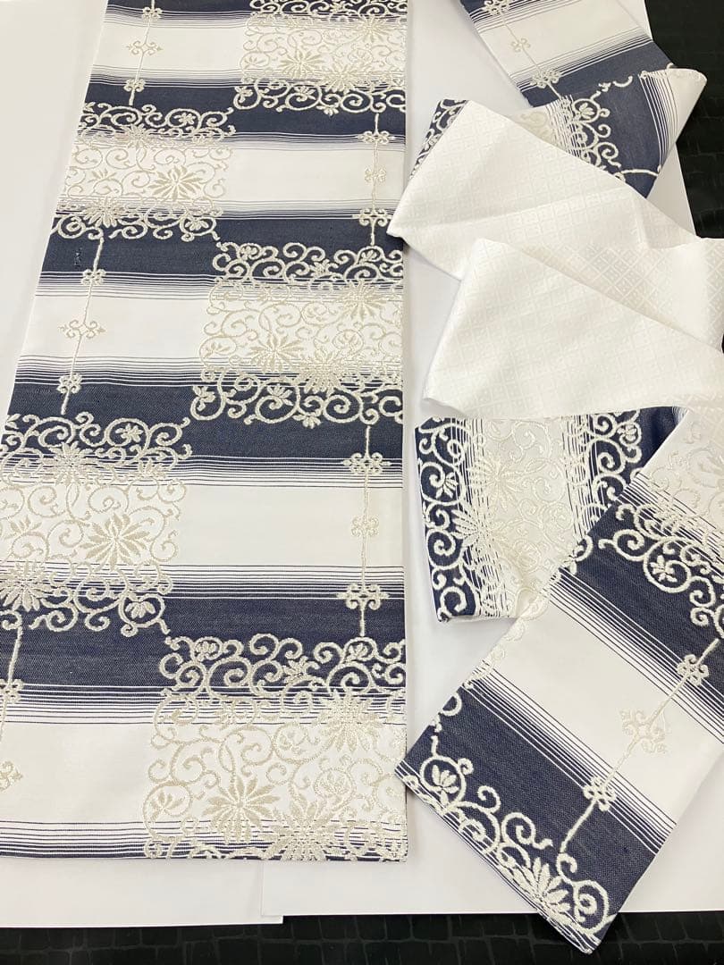 お仕立て上がり名古屋帯　新品未使用品　正絹　西陣織　No.358