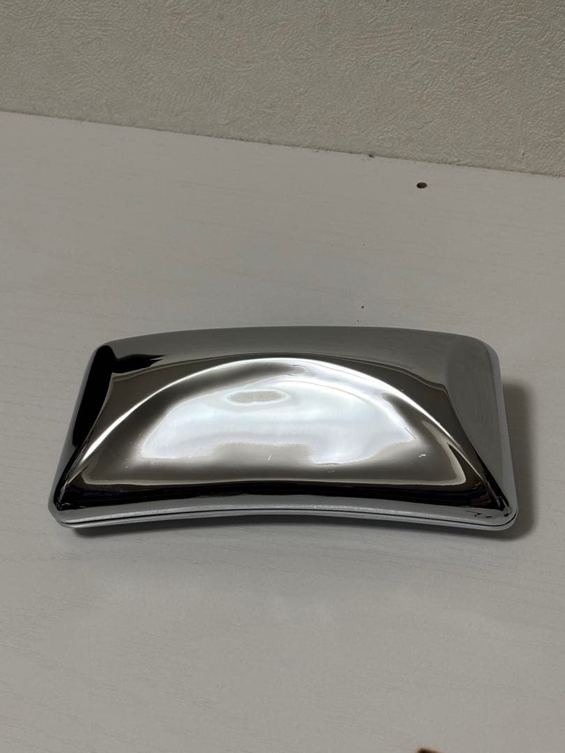 付属品有 gentle monster Atomic02 BLUE