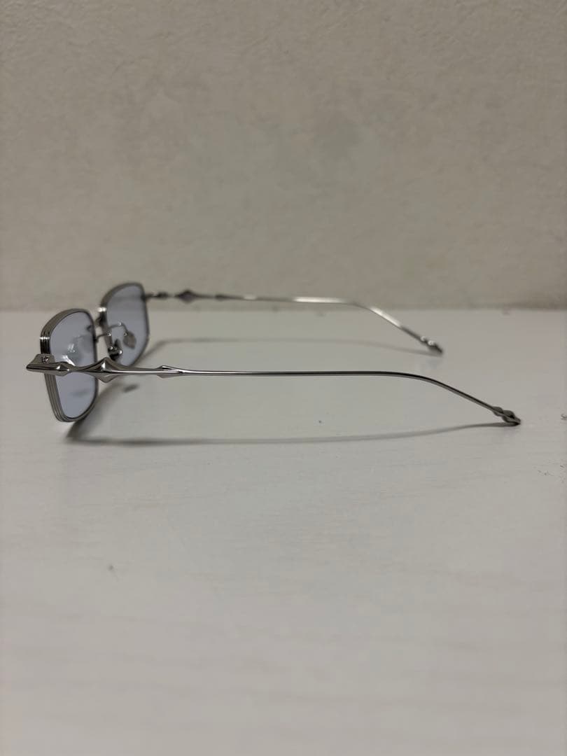 付属品有 gentle monster Atomic02 BLUE