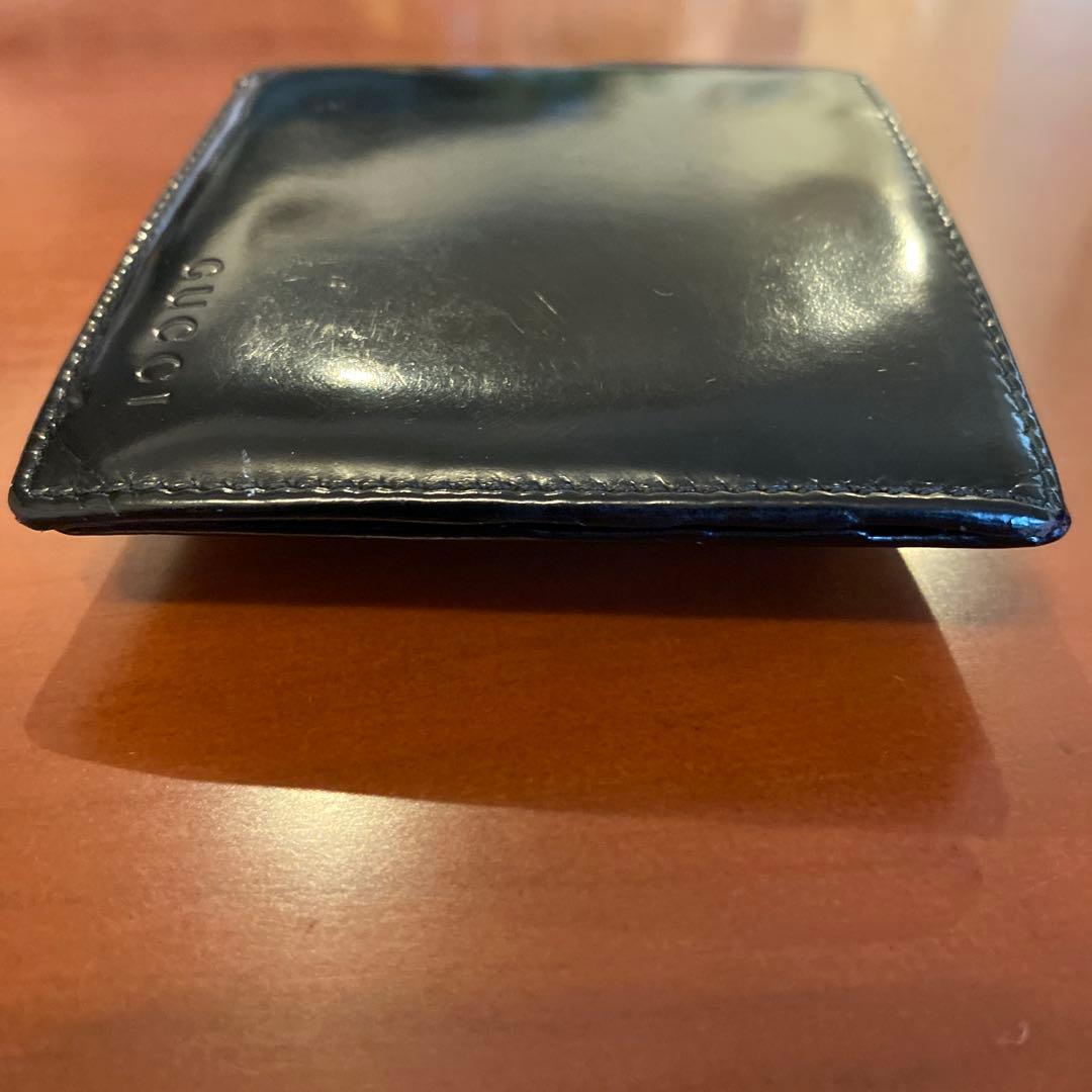 GUCCI ブラック 二つ折り財布 パテントレザー　イタリア製