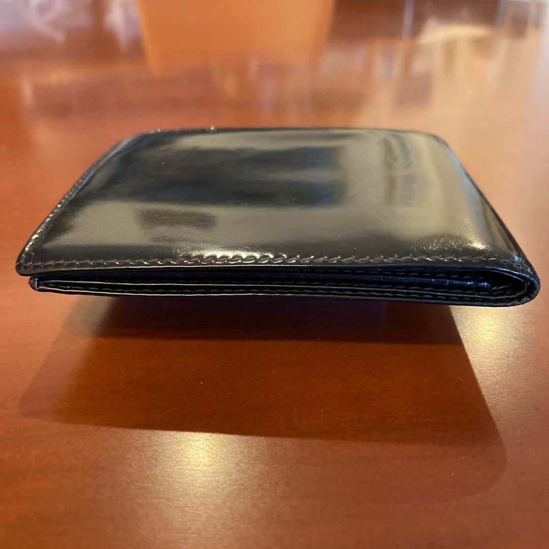 GUCCI ブラック 二つ折り財布 パテントレザー　イタリア製