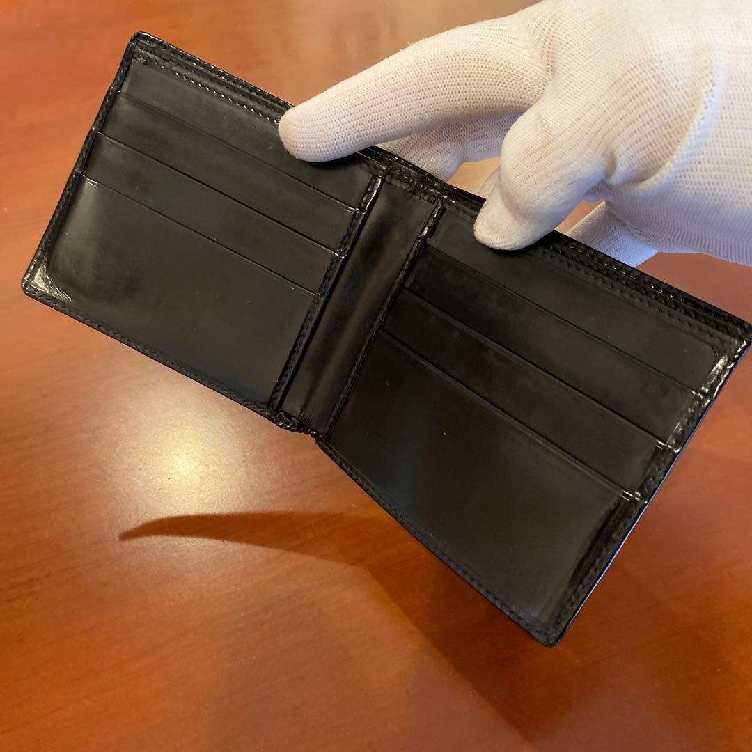 GUCCI ブラック 二つ折り財布 パテントレザー　イタリア製