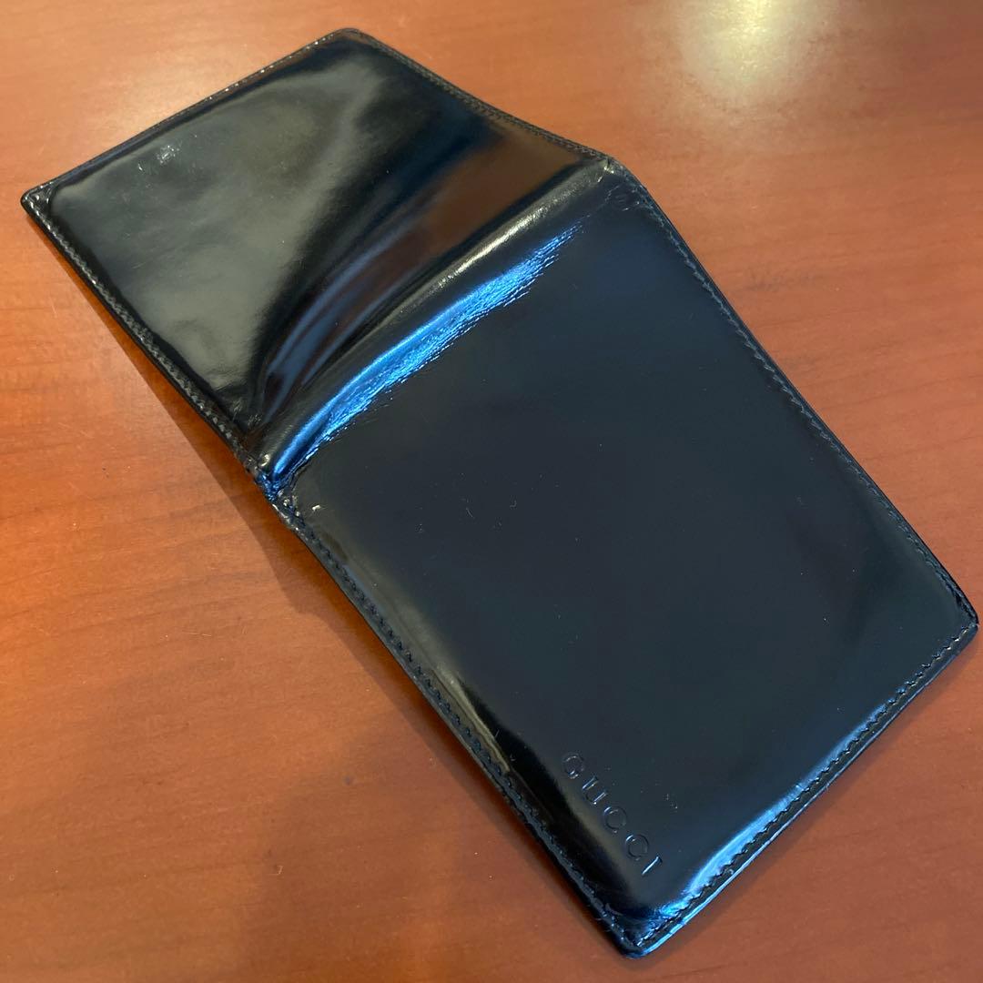 GUCCI ブラック 二つ折り財布 パテントレザー　イタリア製